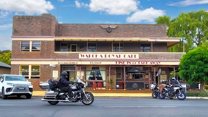 Contact-the-Walcha-Royal-Cafe